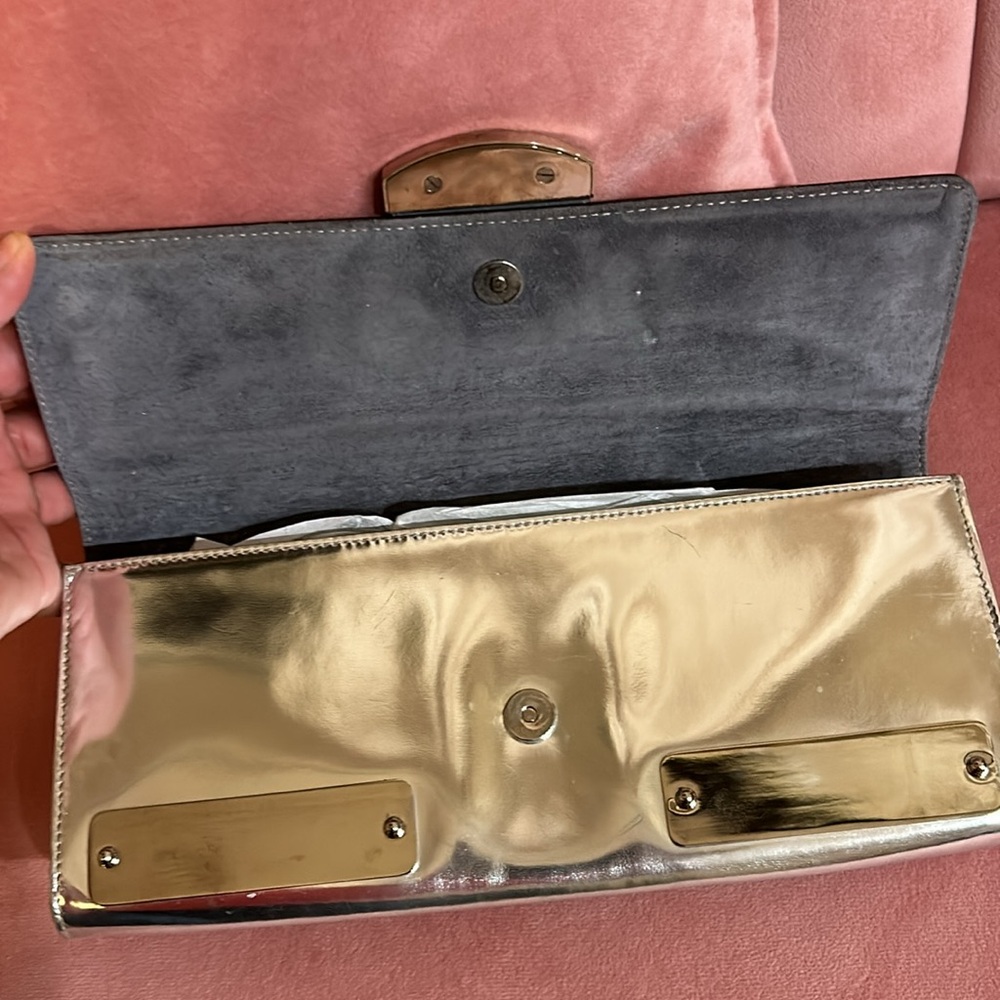 Gucci Patent silver metallic leather mirror clutch - Picture 5 of 8